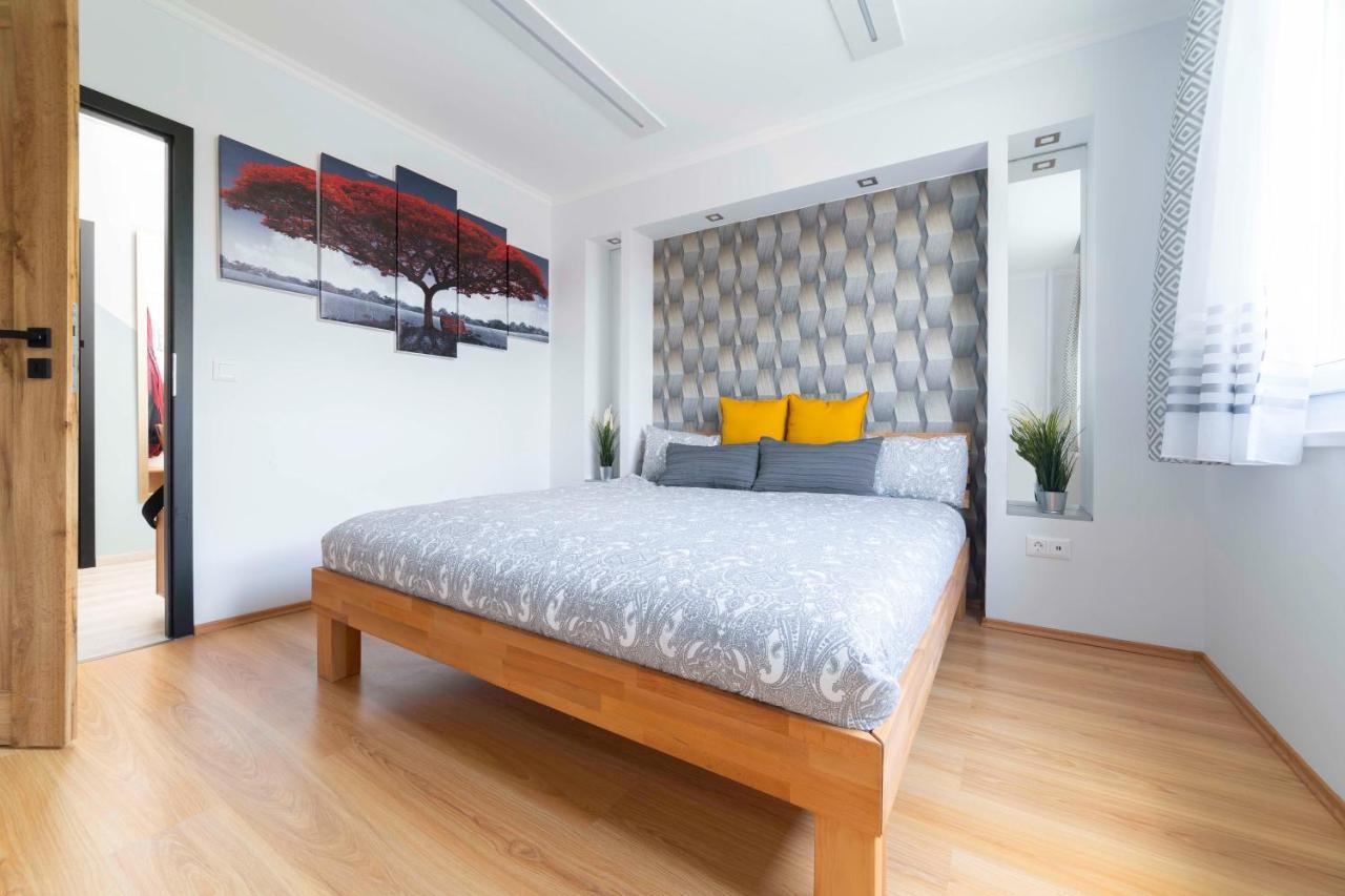 Comfort 66 - Real-Life 3-Room Family Stay With 4 Beds Miskolc Exteriör bild